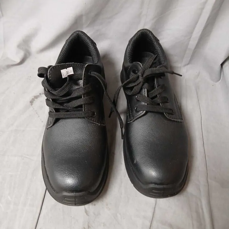 BLACK LEATHER LACE-UP MEN'S SHOES
