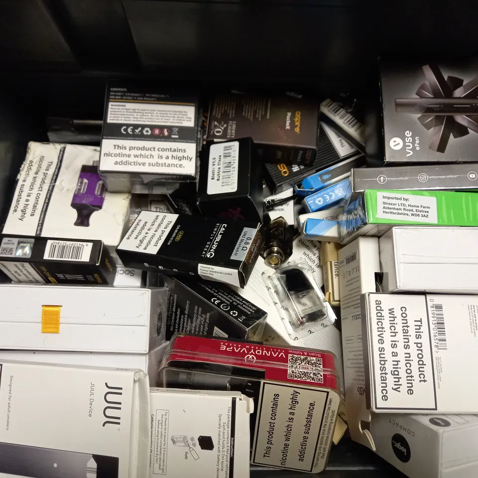 BOX OF APPROX 20 ASSORTED VAPING ITEMS AND ACCESSORIES