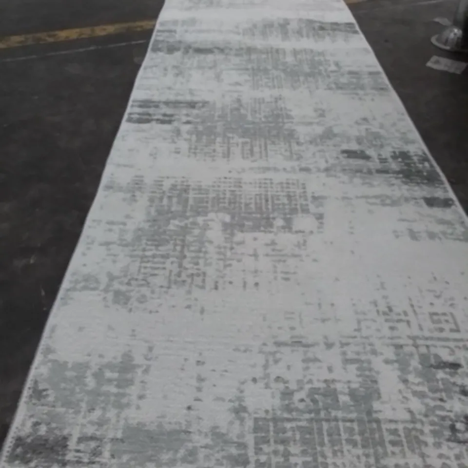 DARK GREY/WHITE PATTERN RUG 287X75CM