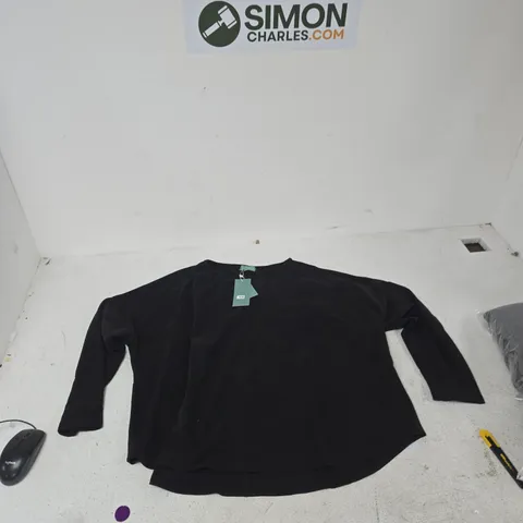 LA MAREY BLACK CREW-NECK LONG-SLEEVE TOP, SIZE M
