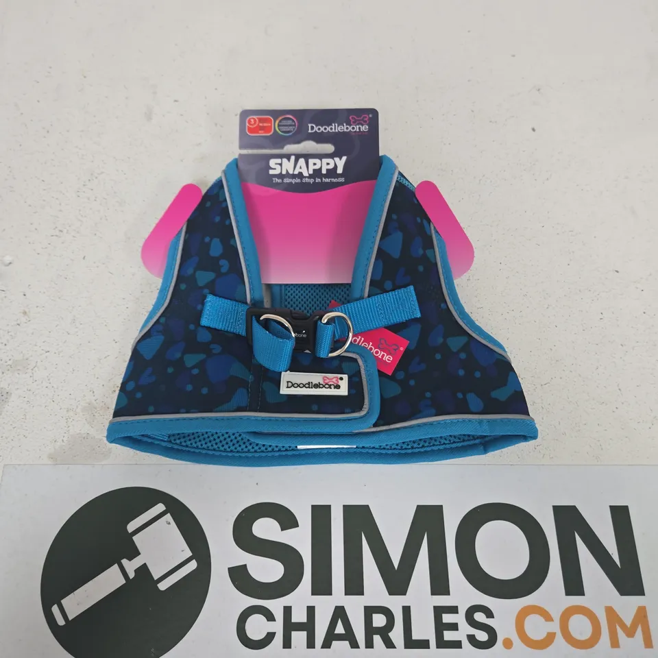 DOODLEBONE SNAPPY DOG HARNESS – CHEST 46–52 CM, BLUE WITH PINK ACCENTS