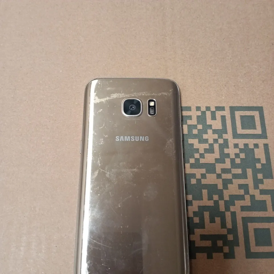 SAMSUNG GALAXY SMARTPHONE – GOLD - SM-G930F
