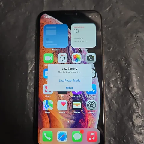 APPLE IPHONE XS - GOLD - BOXED WITH USB-C TO LIGHTNING CABLE 