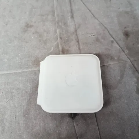 APPLE MAGSAFE DUO CHARGER – WHITE