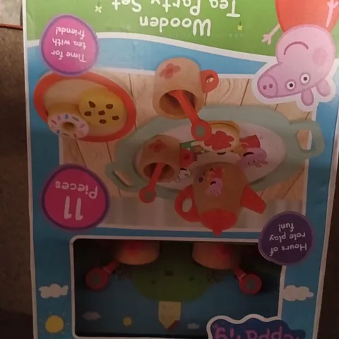 BOXED PEPPA PIG WOODEN TEA PARTY SET 