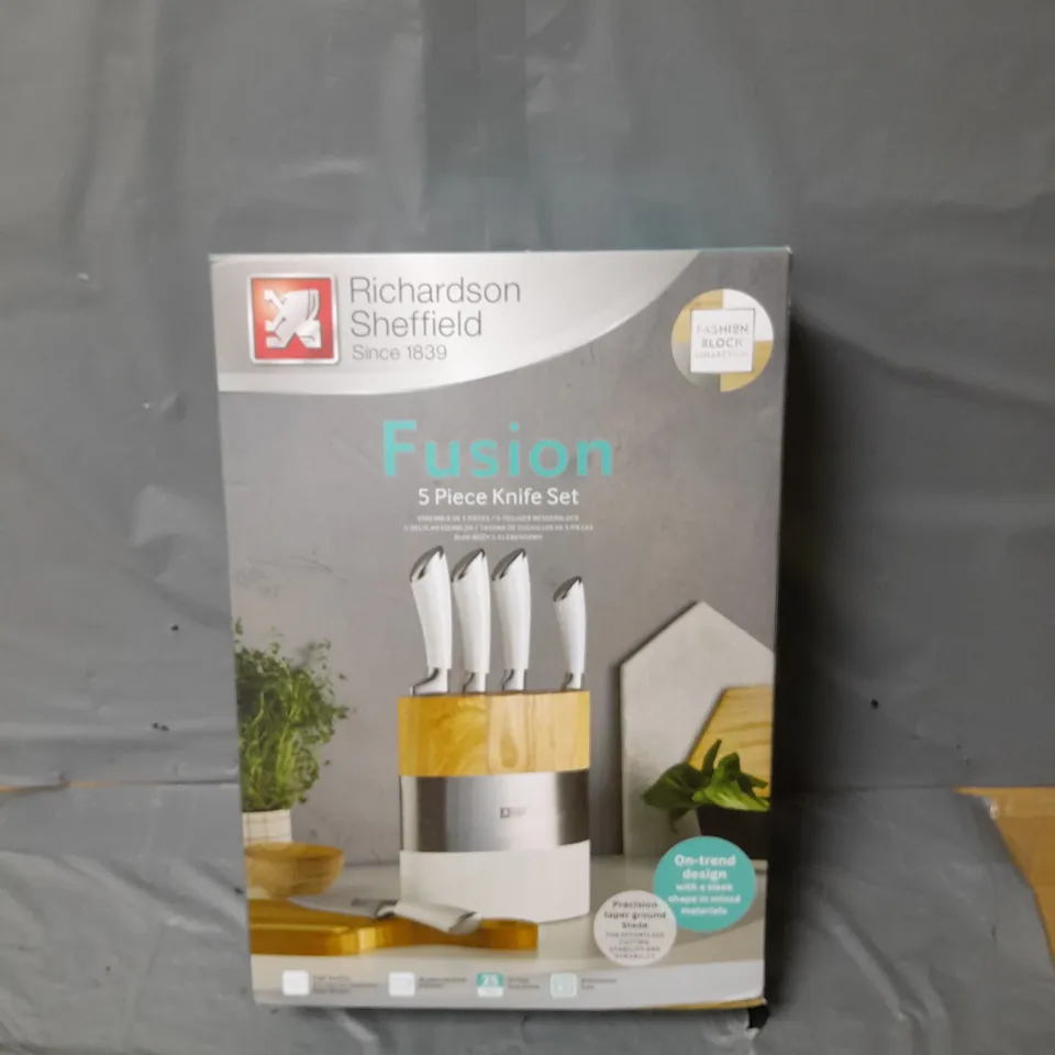 BOXED RICHARD SHEFFIELD FUSION 5 PIECE KNIFE SET 