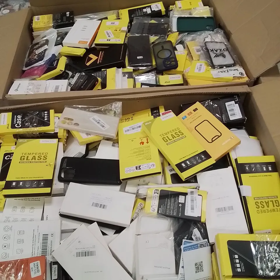 PALLET CONTAINING VERY LARGE AMOUNT OF BRAND NEW PHONE CASES [MODELS AND MAKES VARY]