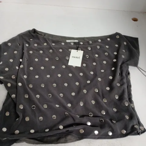 BAGGED MOTEL BALIA ASYM STUD TOP IN DARK GREY - SMALL