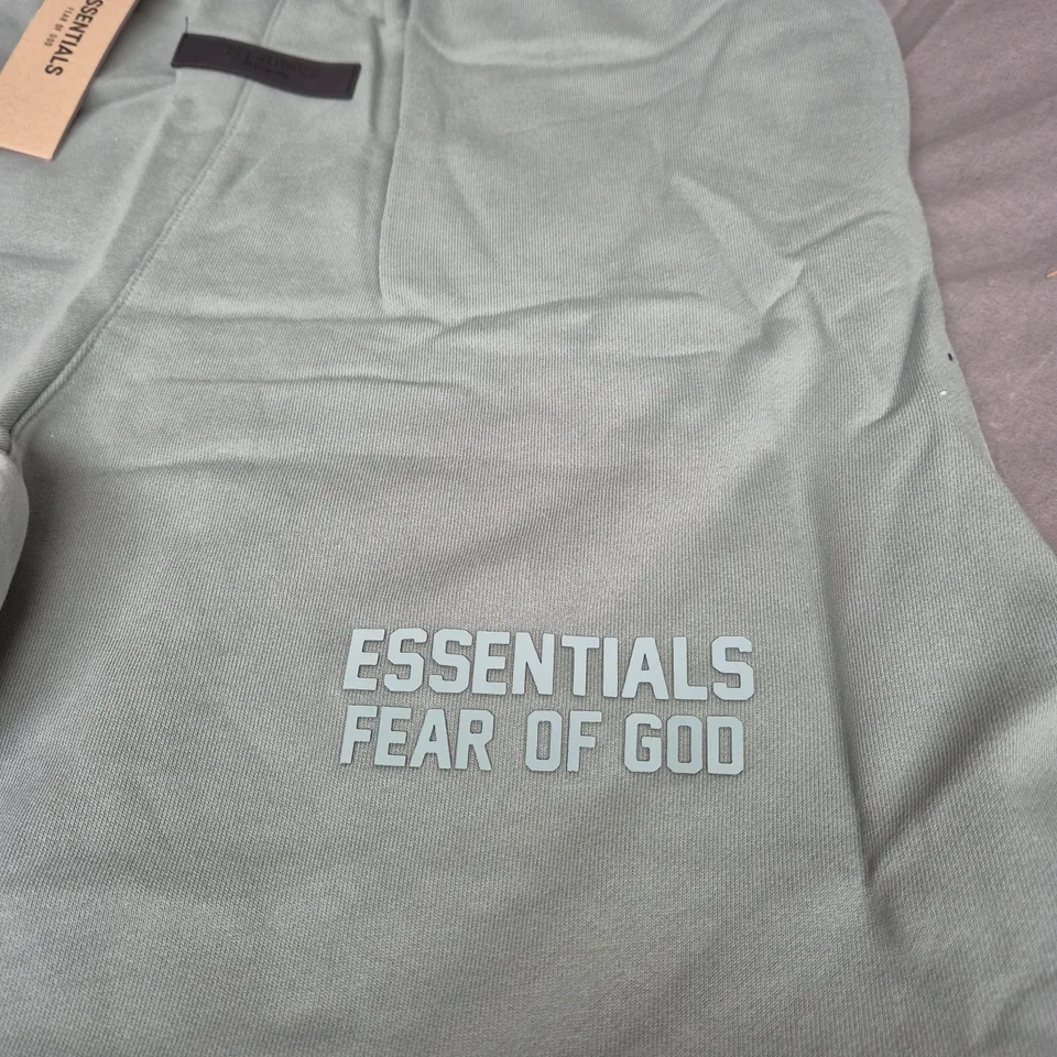 ESSENTIALS FEAR OF GOD FLEECED SHORTS - SIZE XL