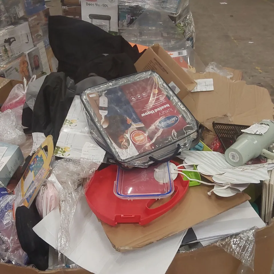 PALLET CONTAINING A VERY LARGE QUANTITY OF ASSORTED ITEMS