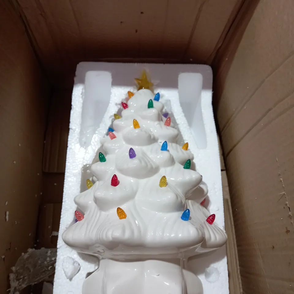 MR CHRISTMAS ILLUMINATED CERAMIC NOSTALGIC TREE