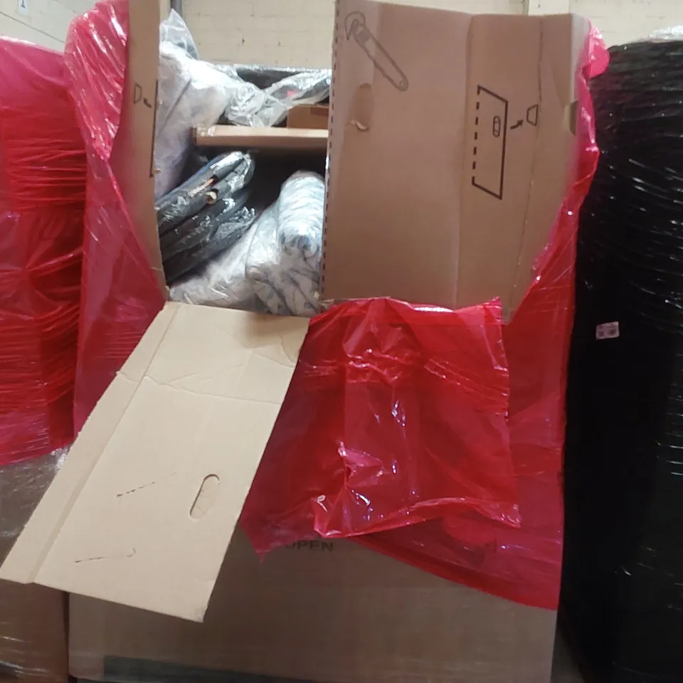 PALLET OF ASSORTED ITEMS INCLUDING: RUGS, WALL GRAB HANDLES, HVAC TUBES, DOOR MAT ECT