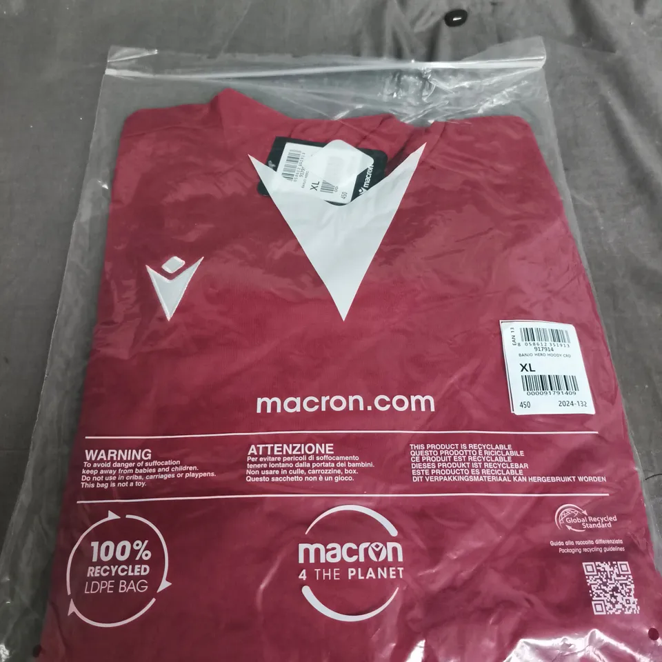 MACRON BANJO HERO HOODIE – RED – XL