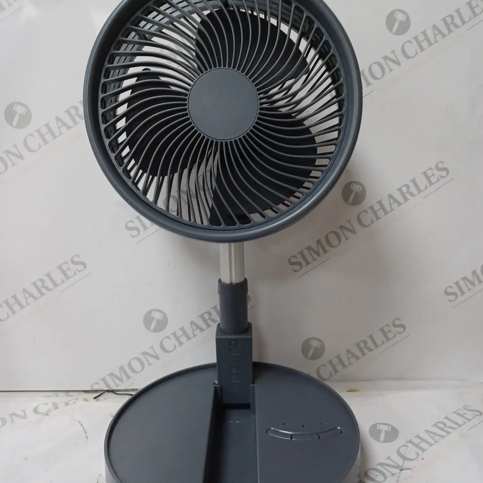 BELL & HOWELL RECHARGEABLE EXTENDABLE DESK & FLOOR FAN, GREY