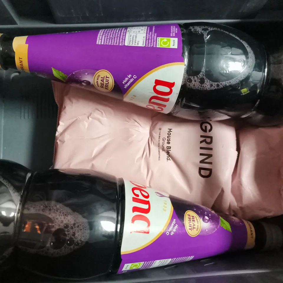 BOX OF APPROXIMATELY 5 ASSORTED FOOD AND DRINK ITEMS TO INCLUDE GALAXY CHOCOLATE MULTIPACK, PRUNEAID, ETC