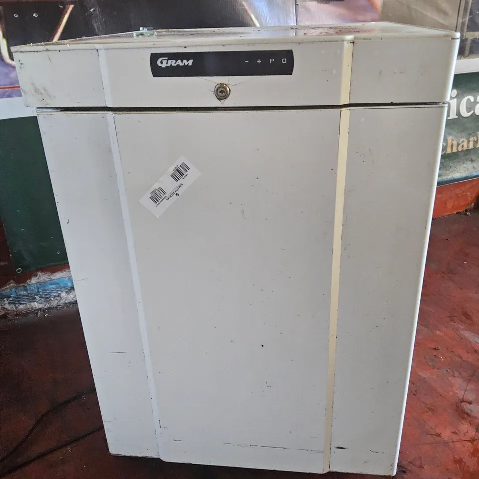 GRAM UNDER COUNTER FRIDGE WHITE