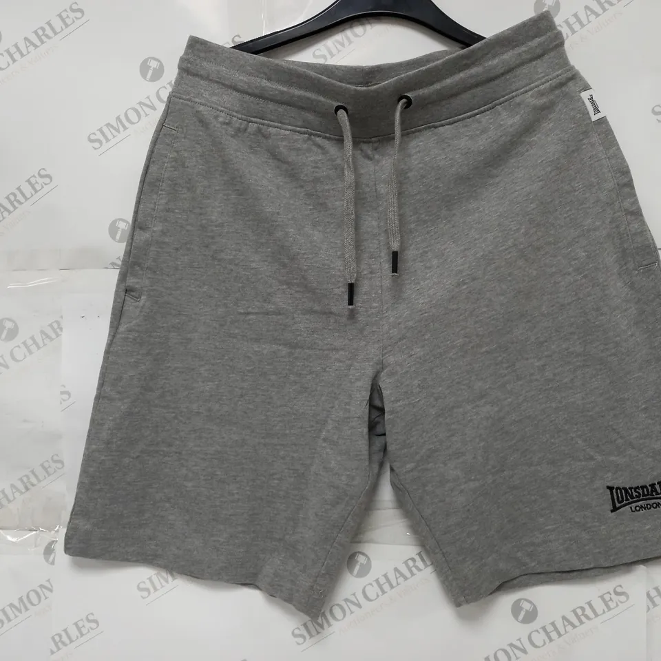 LONSDALE LIGHTWEIGHT SHORTS IN GREY - MEDIUM