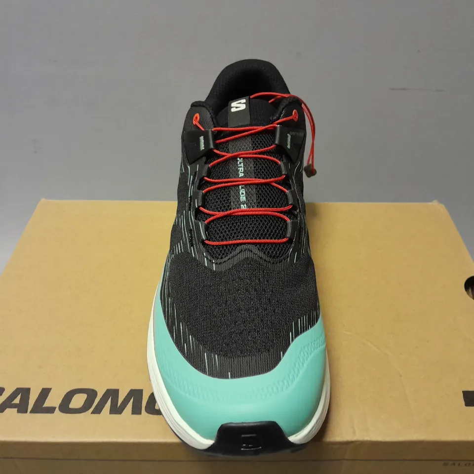 BOXED PAIR OF SALOMON ULTRA GLIDE 2 TRAINERS IN BLACK/GREEN - UK 8