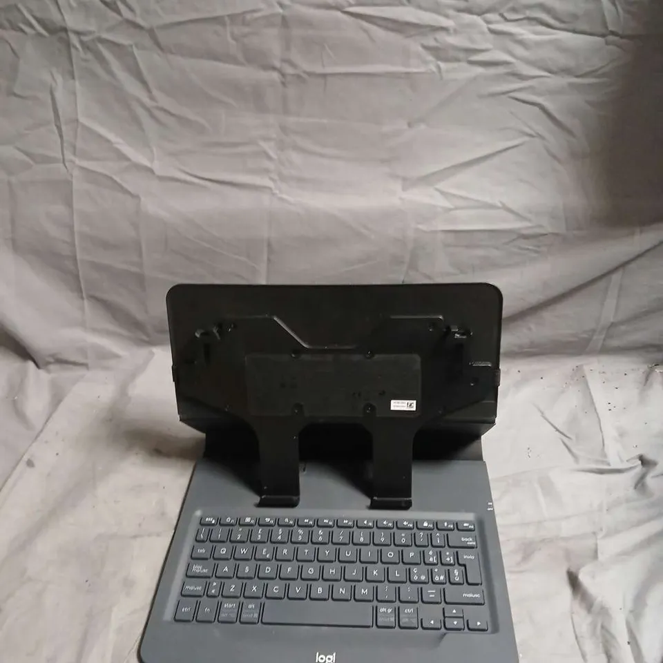 LOGI TABLET KEYBOARD DOCK WITH BUILT-IN SCREEN HOLDER – GREY Y-R0063