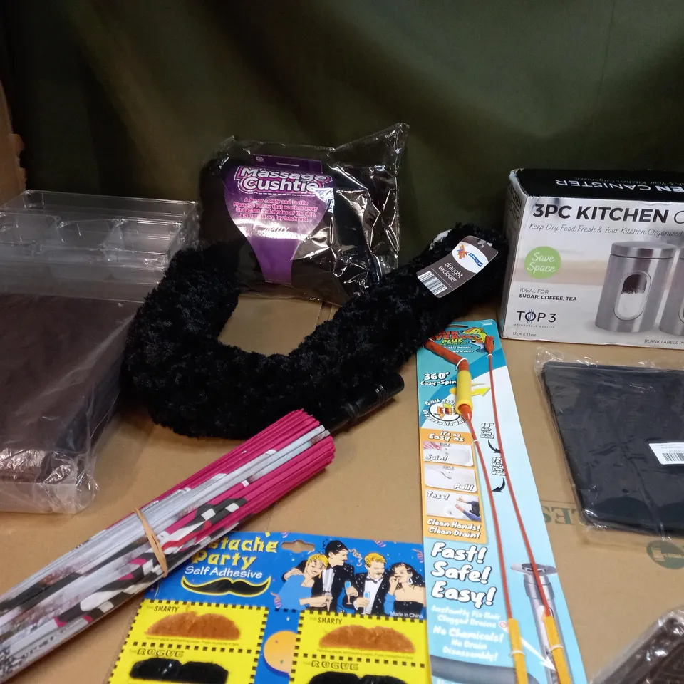 LARGE BOX OF APPROXIMATELY 20 ASSORTED HOUSEHOLD ITEMS TO INCLUDE: DRAUGHT EXCLUDER, KITCHEN CANISTER, MASSAGE CUSHTIE