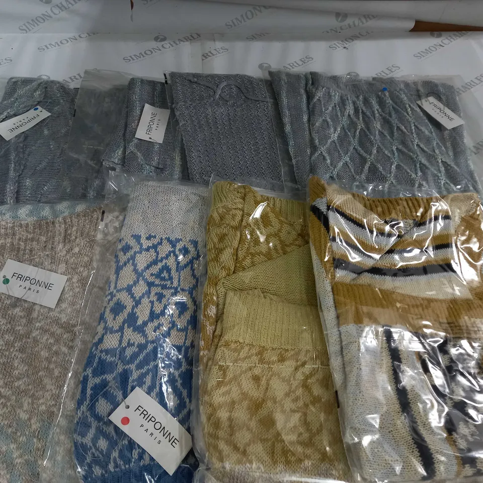 LOT OF 22 ASSORTED KNITWEAR CLOTHING ITEMS - VARIOUS SIZES