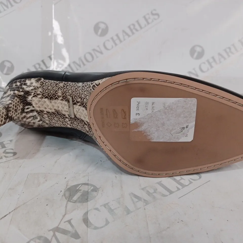 BOXED PAIR OF REISS SOPHIA HEELED CHELSEA BOOTS IN BLACK SIZE 7