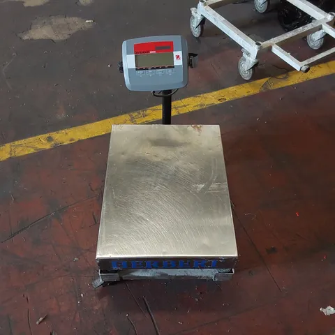 OHAUS DEFENDER 3000 T31P PORTABLE SCALE