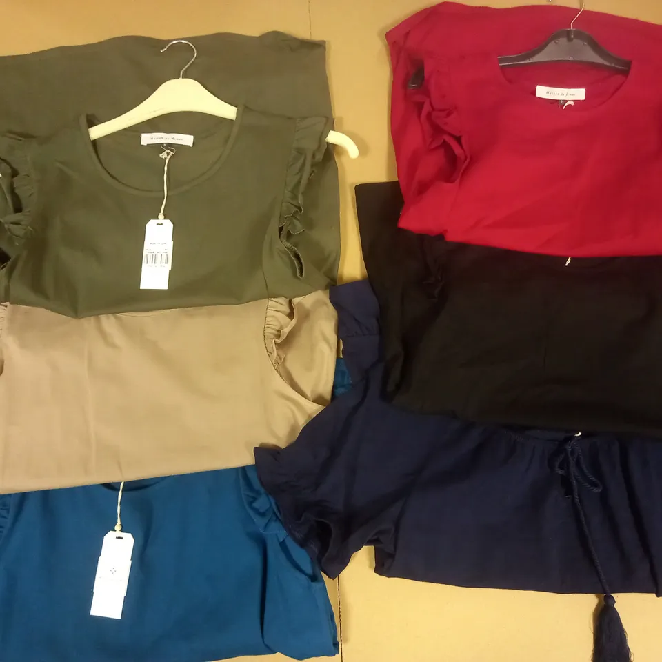 BOX OF APPROX 6 ASSORTED ITEMS OF MAISON DE NIMES CLOTHING IN VARIOUS SIZES AND STYLES