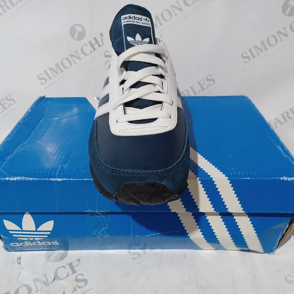 BOXED PAIR OF ADIDAS POTOSINO SHOES IN BLUE/WHITE UK SIZE 9.5