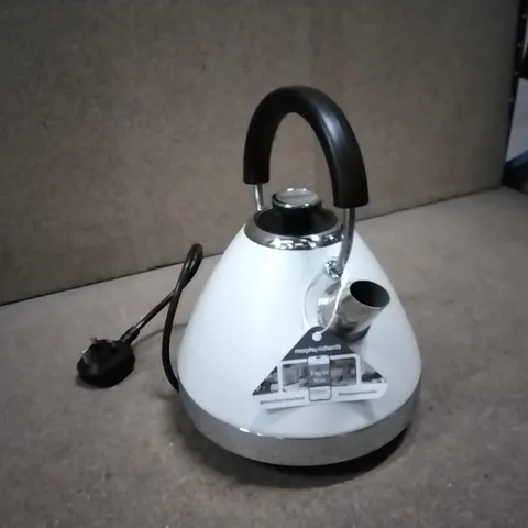 BOXED MORPHY RICHARDS VENTURE 1.5L PYRAMID KETTLE CREAM 