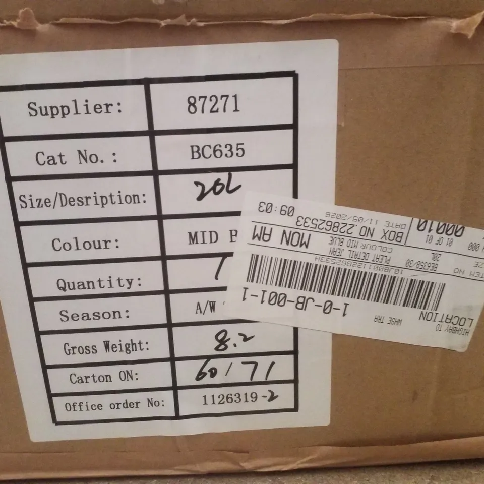 BOX CONTAINING APPROXIMATELY 10 BRAND NEW SIMPLY BE MID BLUE PLEAT DETAIL WIDE LEG JEANS - SIZE 20L