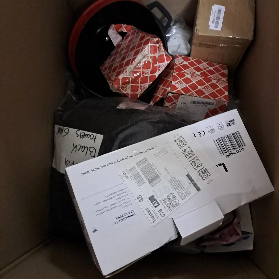 BOX OF APPROXIMATELY 10 ASSORTED HOUSEHOLD ITEMS TO INCLUDE - STORAGE JARS - MONOPOLY HOTELS - PYREX JUG - ETC - COLLECTION ONLY