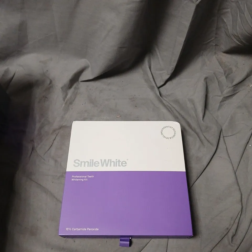 SMILEWHITE PROFESSIONAL TEETH WHITENING KIT – 16% CARBAMIDE PEROXIDE
