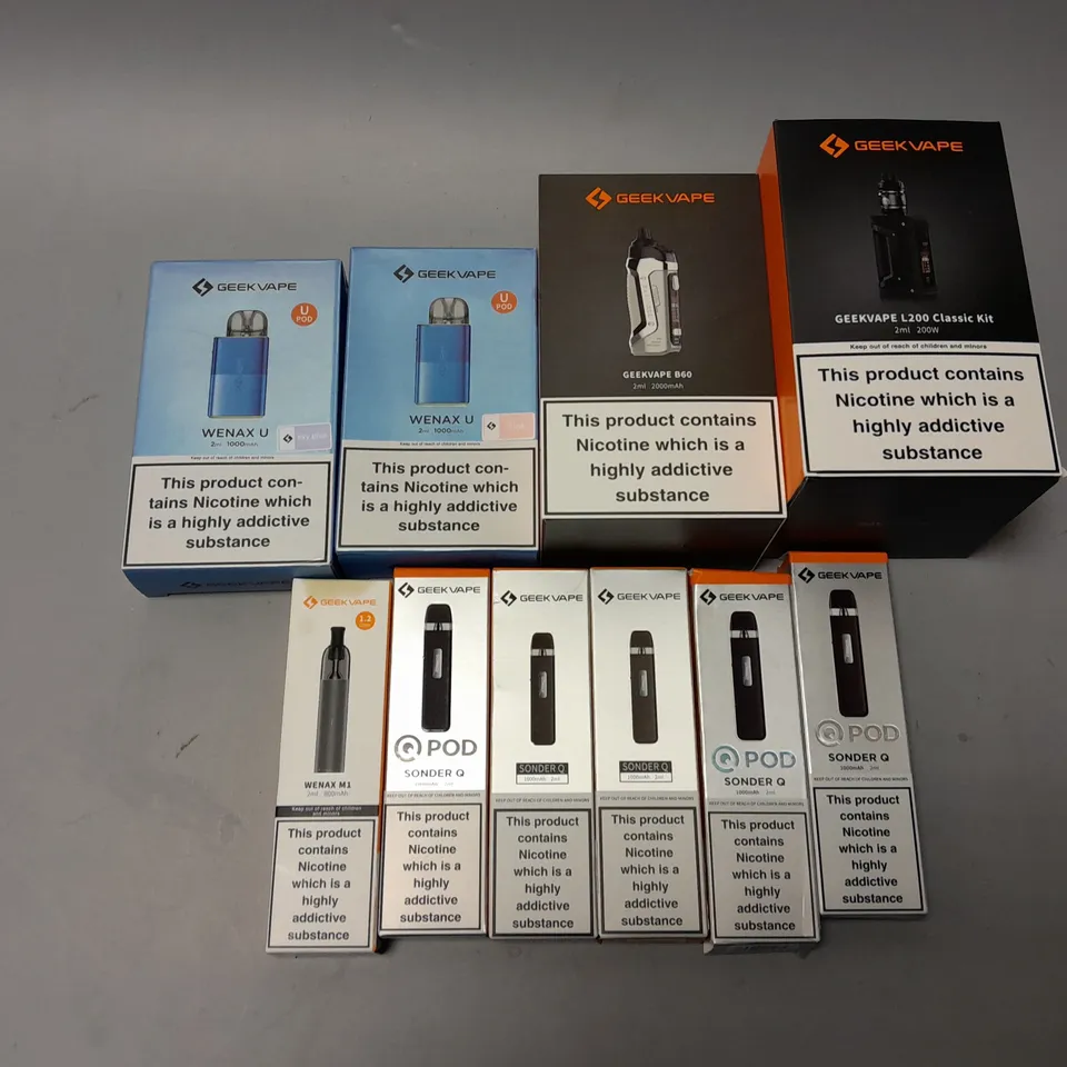 APPROXIMATELY 10 ASSORTED E-CIGS & VAPES TO INCLUDE GEEKVAPE L200 CLASSIC KIT, GEELVAPE QPOD, GEEKVAPE WENAX U, ETC
