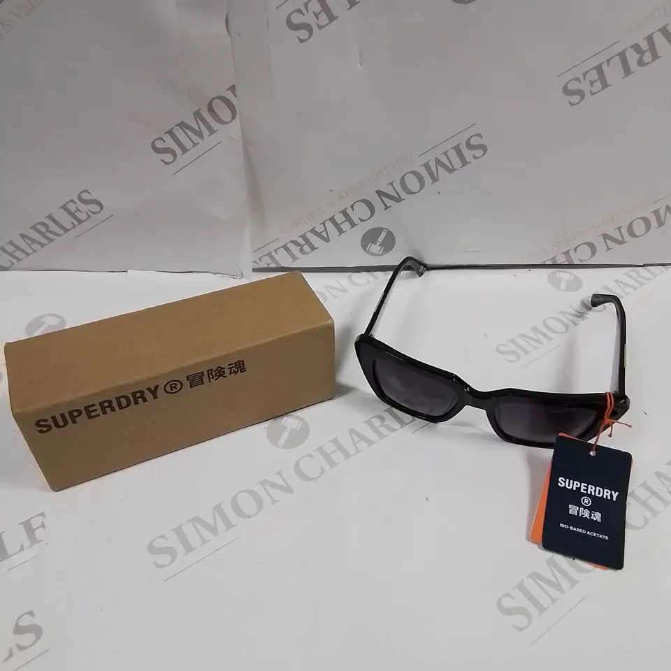 BOXED SUPERDRY SDR 90S ANGULAR BLACK/SMOKE FACE SUNGLASSES 