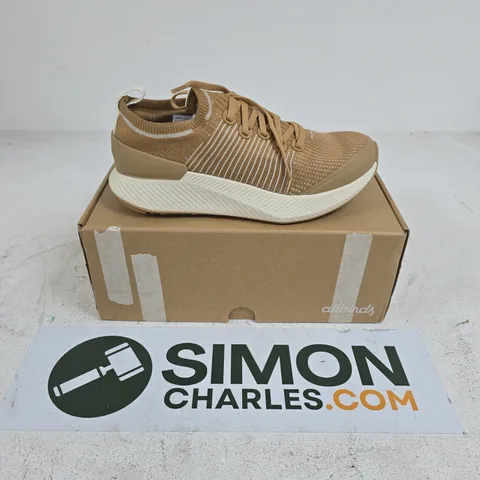 BOXED PAIR OF ALLBIRDS TREE GLIDER TRAINERS IN STORMY BEIGE - W8