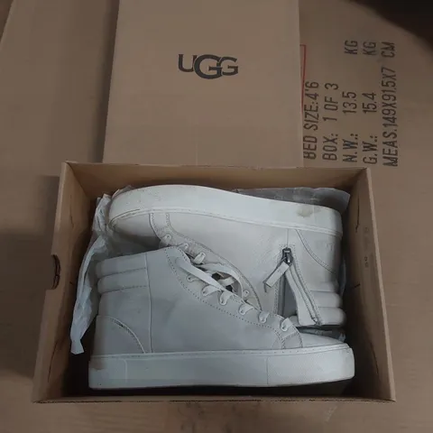 BOXED UGG OLLI WOMEN'S SHOES - SIZE 7