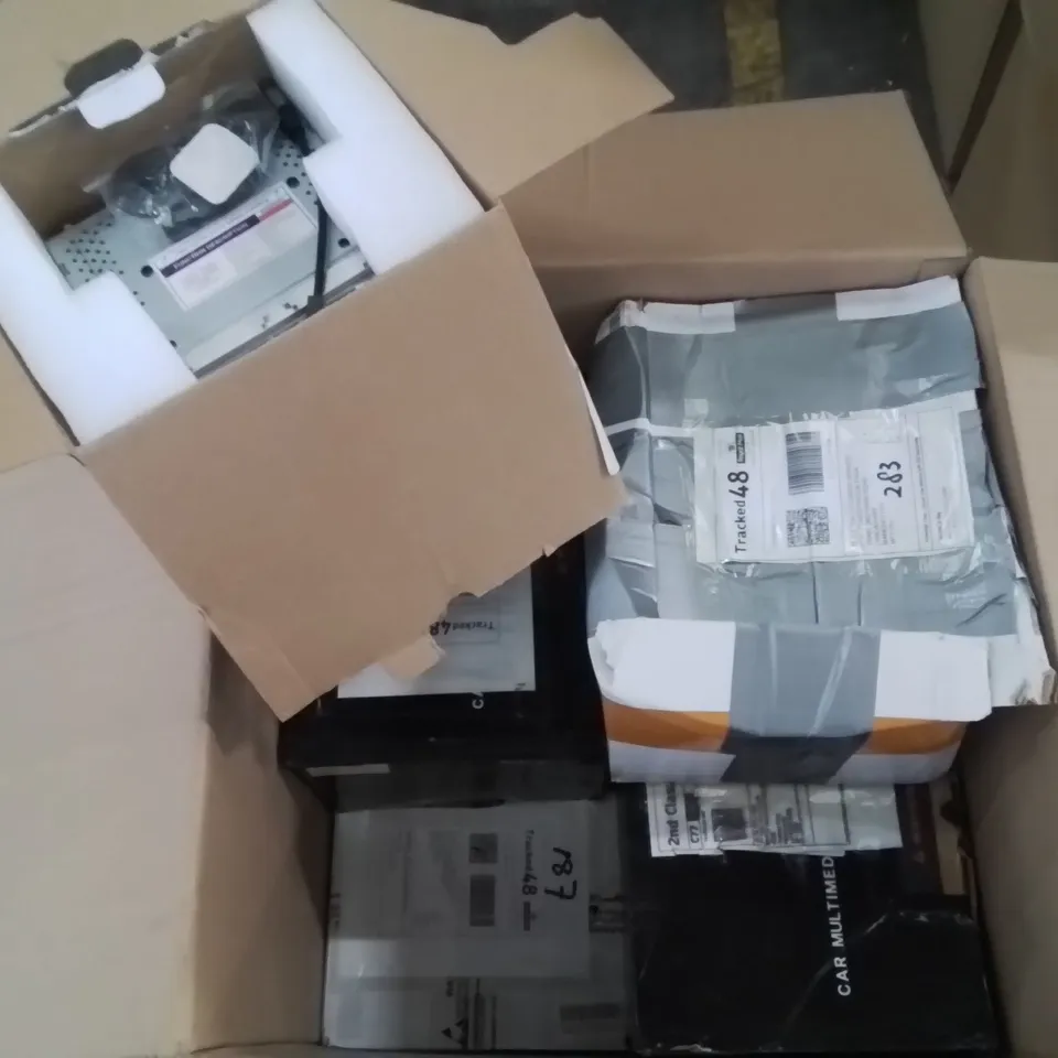 LARGE BOX CONTAINING ASSORTED CAR MULTIMEDIA SYSTEM INTERFACES // MODELS VARY