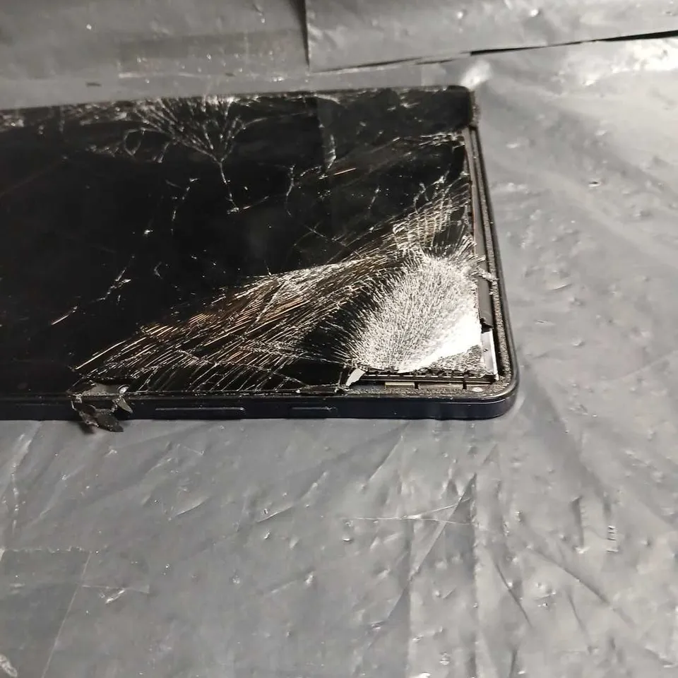 SAMSUNG GALAXY A9+ TABLET SM-X210 64GB – BLUE (CRACKED SCREEN)