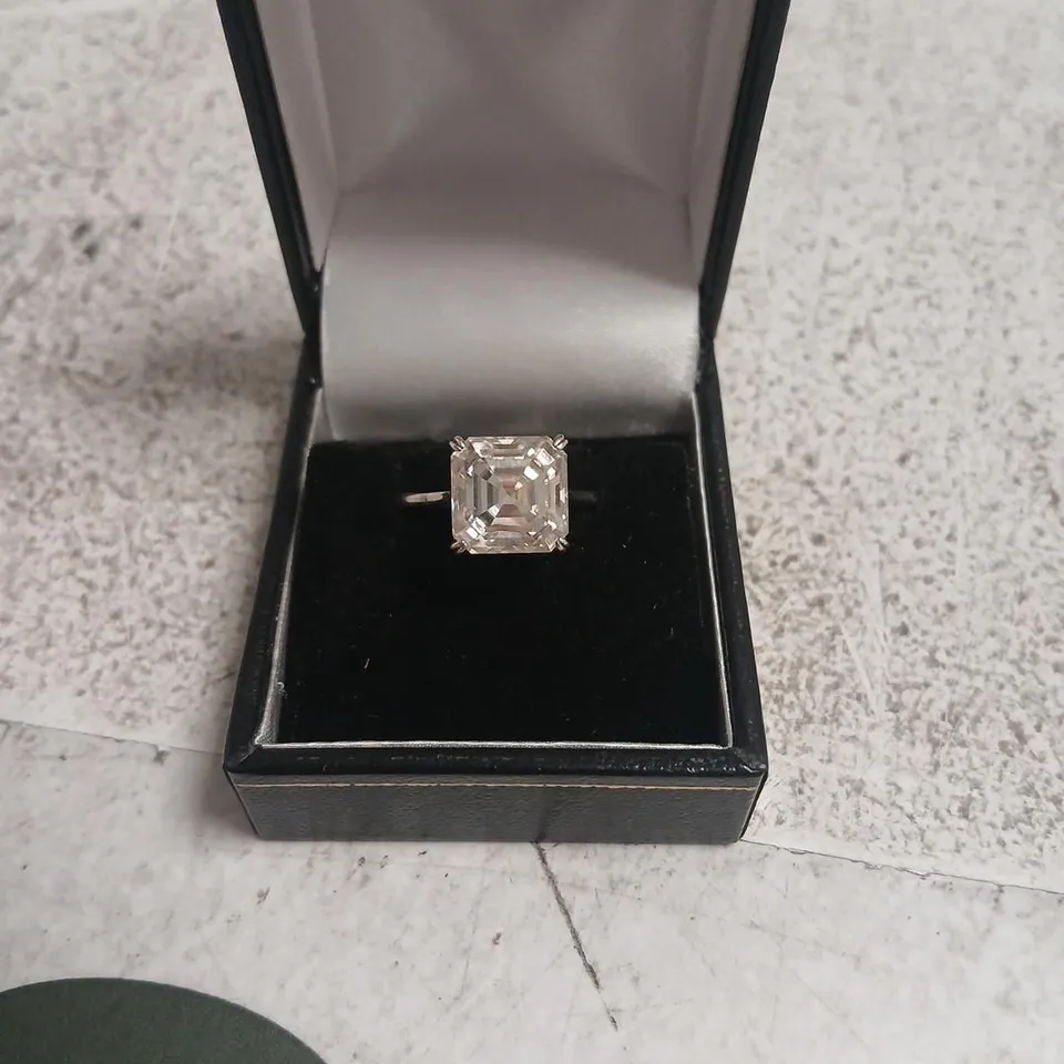 EMERALD-CUT CLEAR GEMSTONE RING