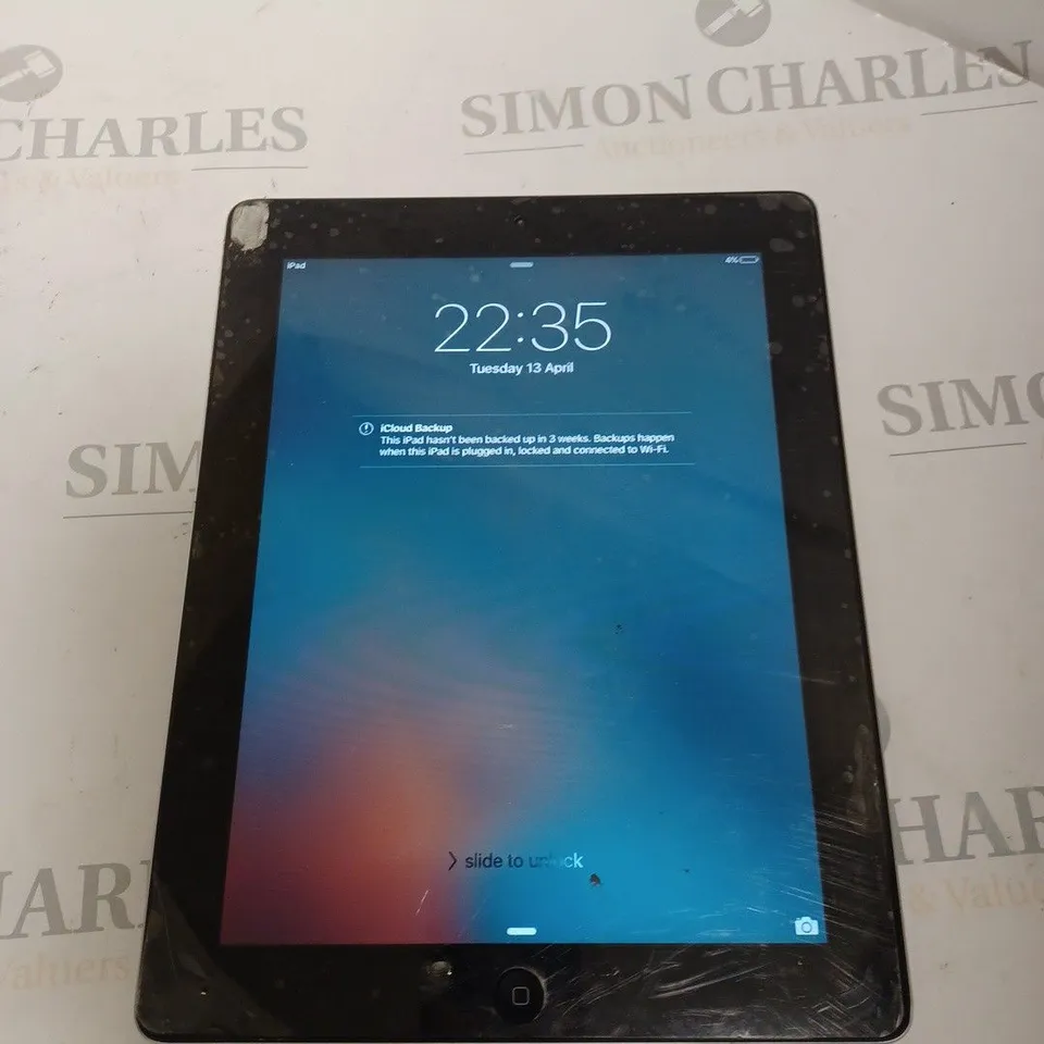 APPLE IPAD 16GB MODEL A1395 SILVER/BLACK