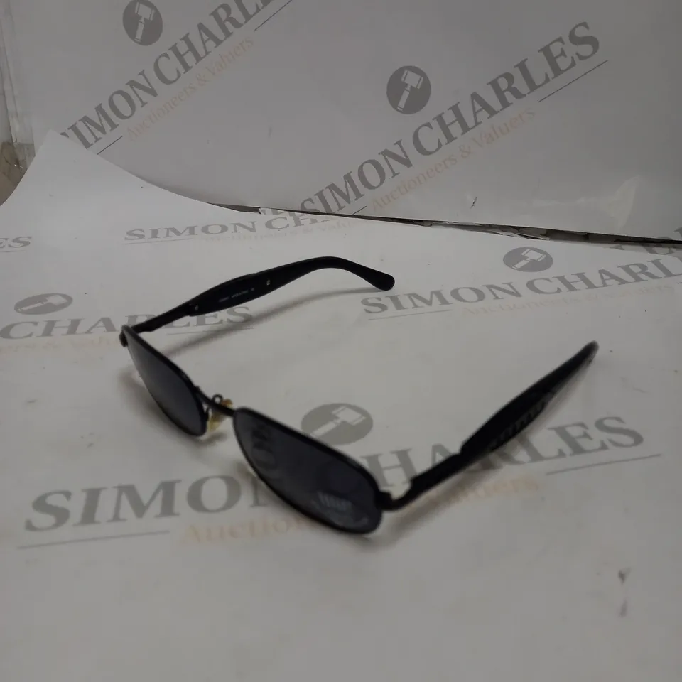 BOX OF APPROX 6 PAIRS OF VOGART 2484I SUNGLASSES.
