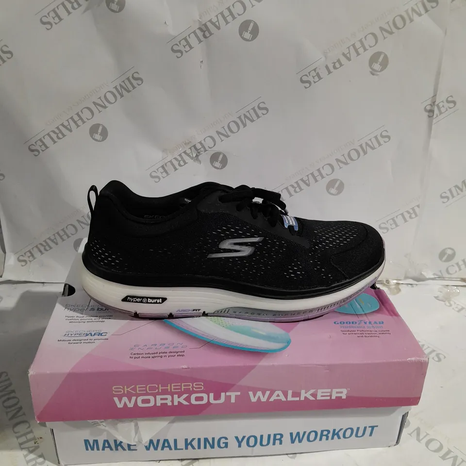 BOXED SKETCHERS WORKOUT WALKER SIZE 8