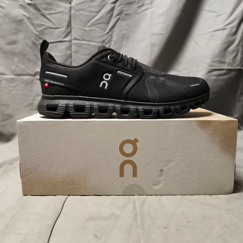 BOXED PAIR OF ON CLOUD 6 WP TRAINERS IN BLACK SIZE UK 8