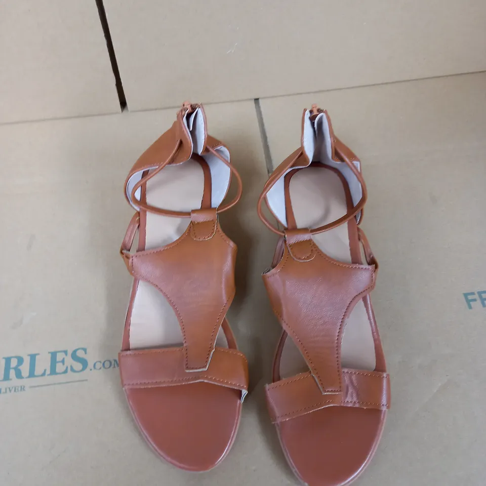 DESIGNER BROWN LEATHER SANDALS