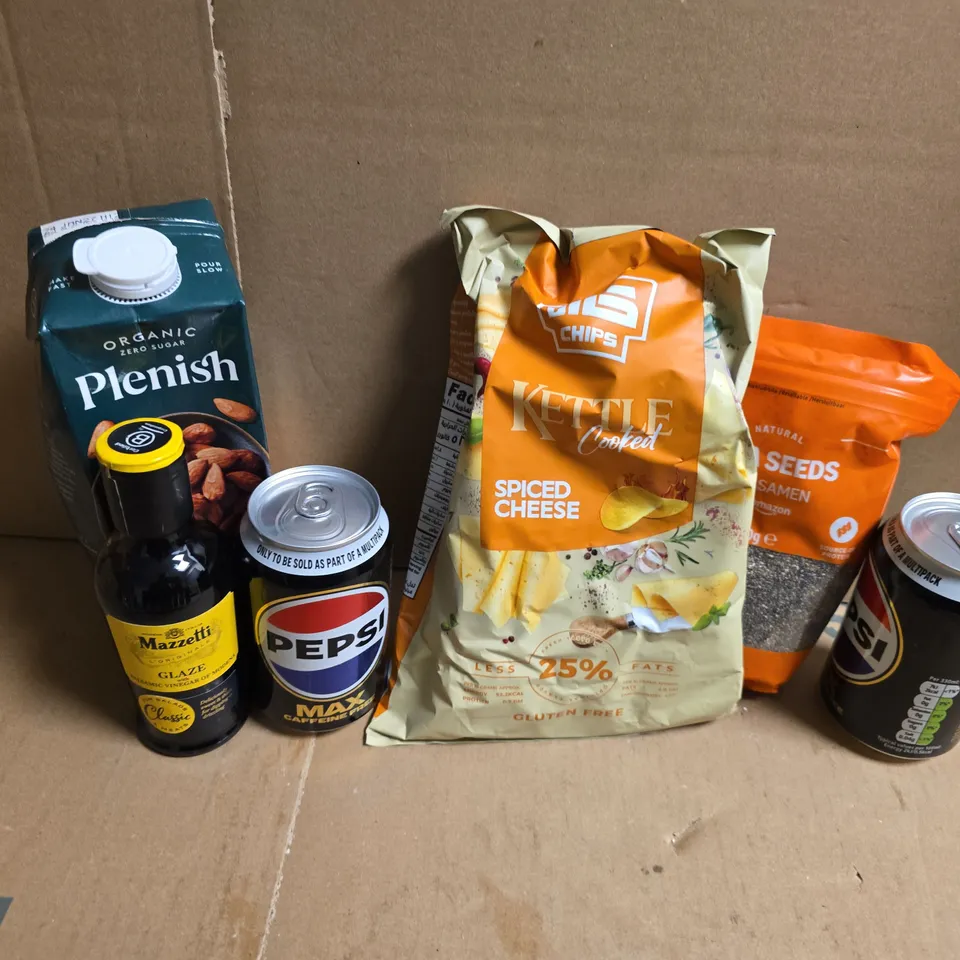 APPROXIMATELY 10 ASSORTED FOOD & DRINK ITEMS TO INCLUDE PLENISH ALMOND, KETTLE COOKED, CHIA SEEDS, ETC - COLLECTION ONLY
