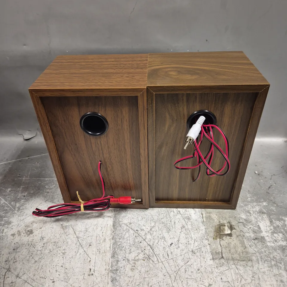 PAIR OF LENCO WOODEN SPEAKERS IN BROWN