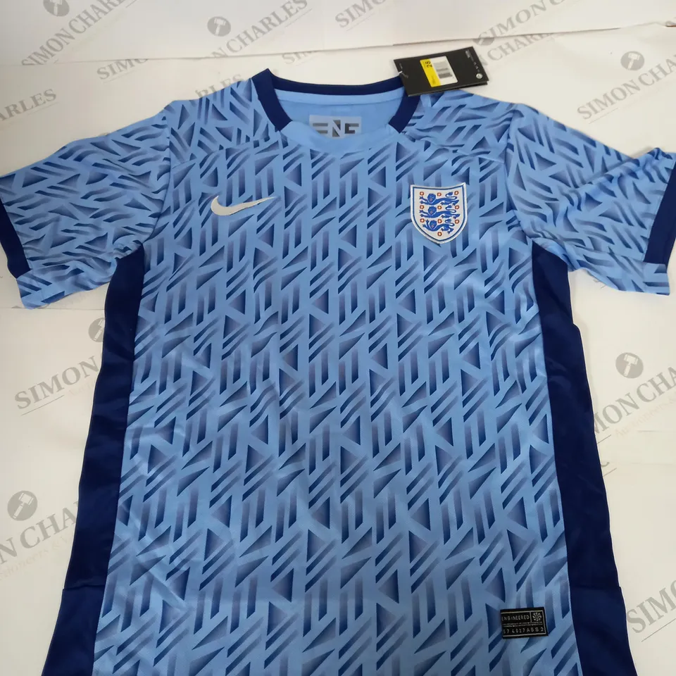 ENGLAND FC AWAY KIT SIZE 28