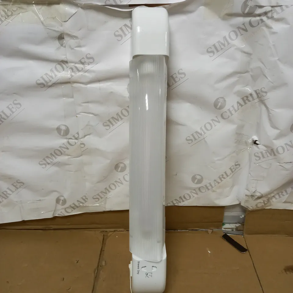 KNIGHTSBRIDGE LED SHAVER LIGHT