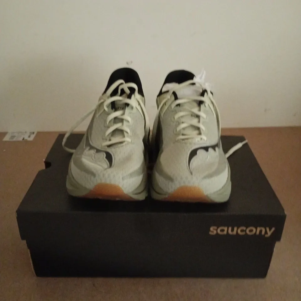 BOXED PAIR OF SAUCONY ENDORPHIN AZURA TRAINERS IN SAGE - UK 8.5